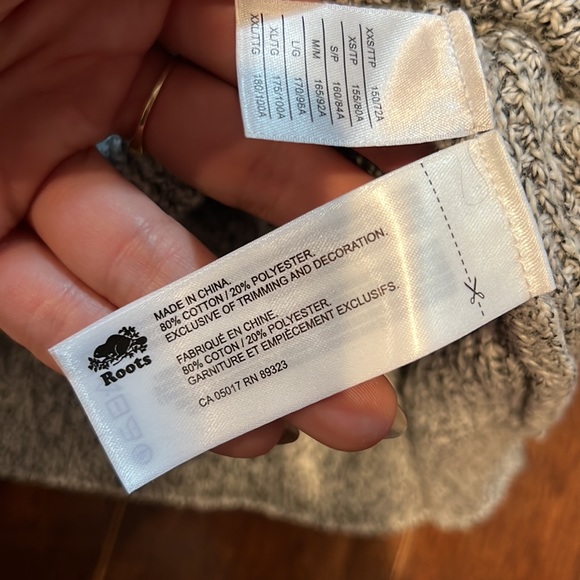 ROOTS SNOWY FOX PULL OVER - Picture 5 of 5